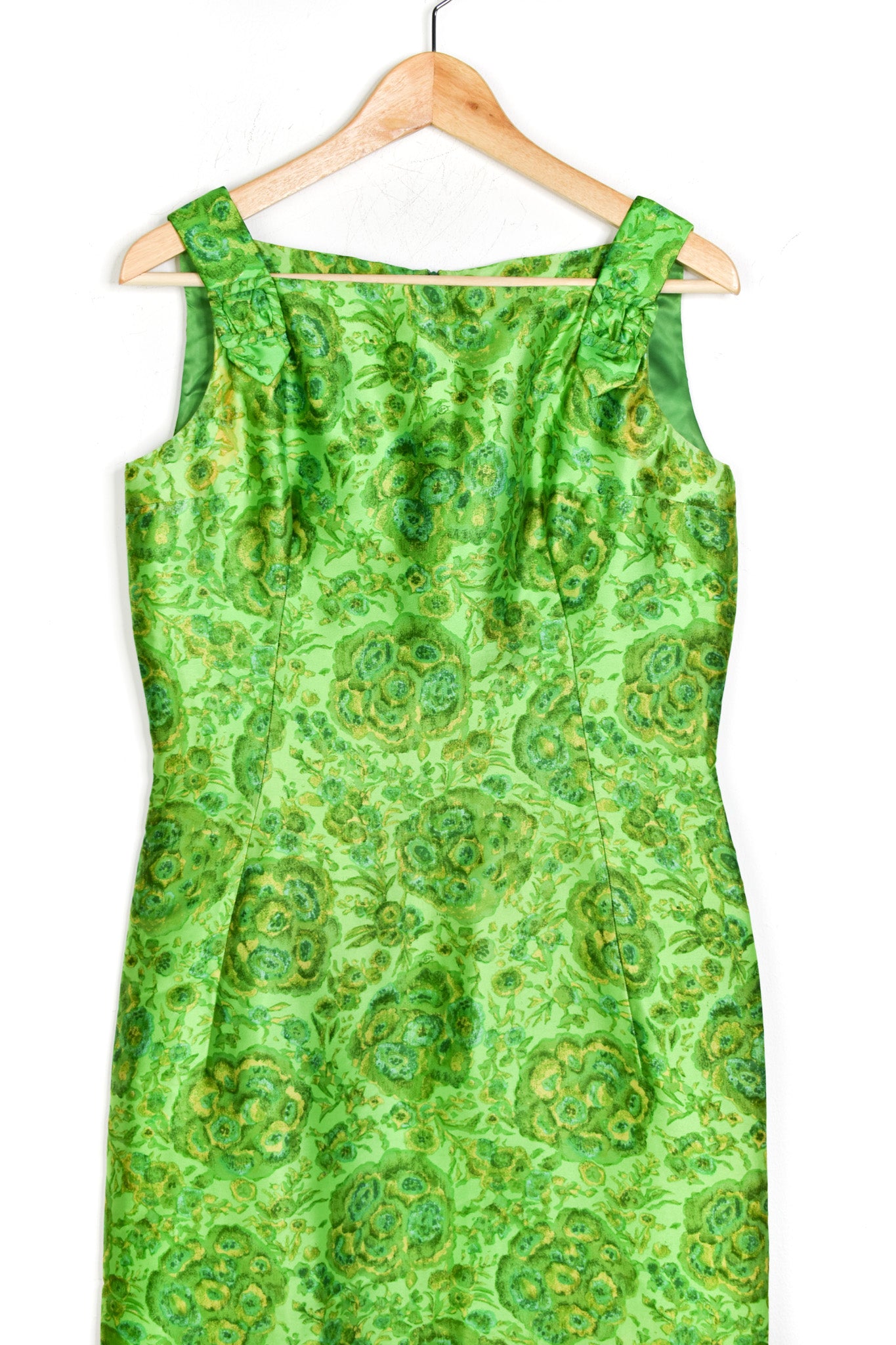 Wasp waist 60s dress