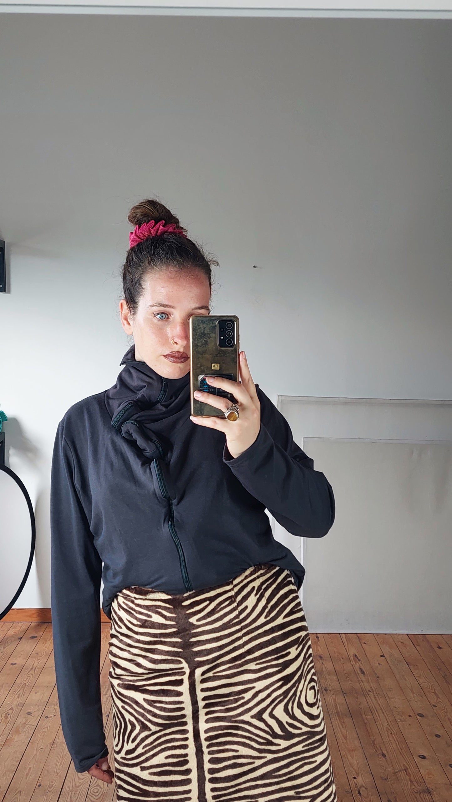 Jersey twirly collar cardigan