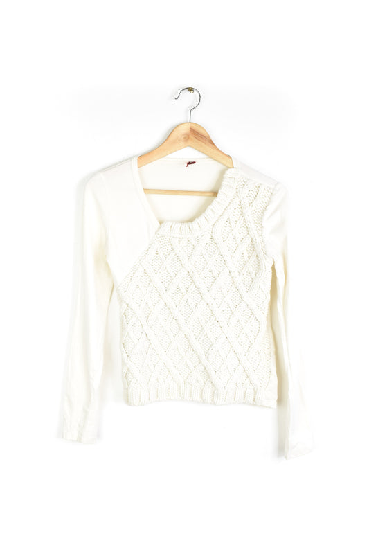 Contrasting knit by Gazebo